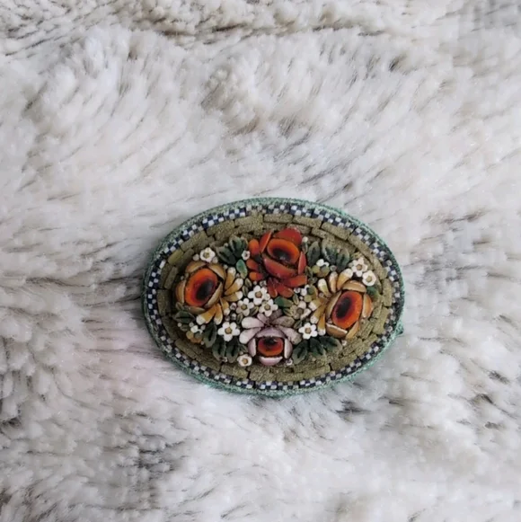Authentic Antique Italian Micromosaic Brooch – Victorian Era (c.1860–1890)